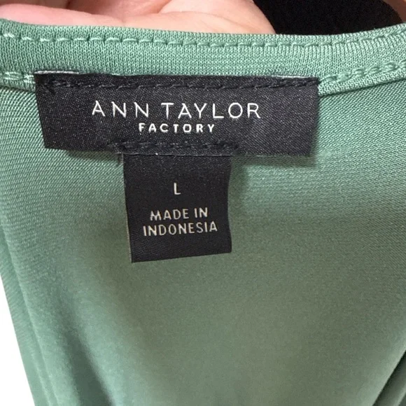 Ann Taylor Factory Green Side Tie Ruched Midi Sheath Dress Size Large - Picture 9 of 10